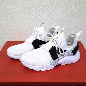 Nike Air Huarache City Low
